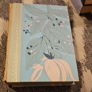 Elegant Floral Blue Coffee Table Book